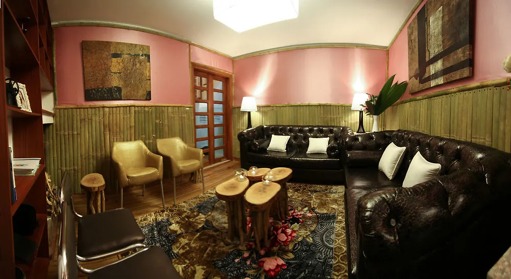 Hotel + Arte Quito 3*,