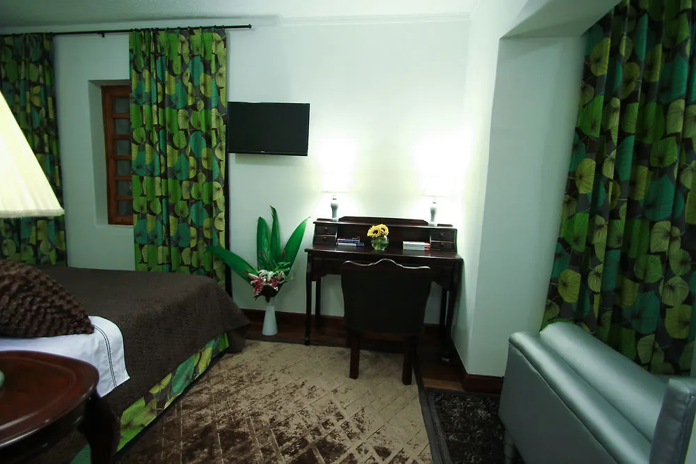Hotel + Arte Quito 3*,