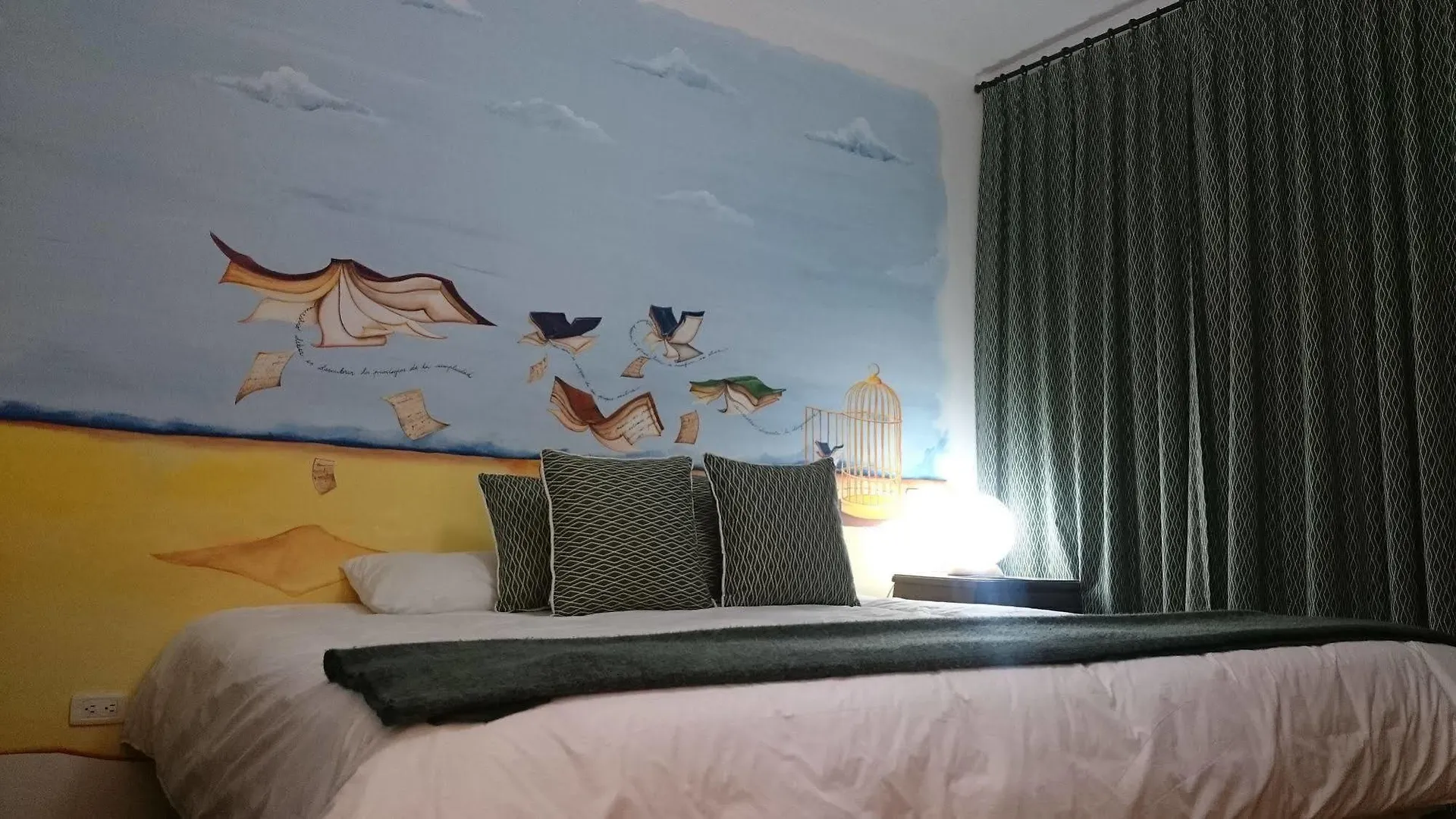 ***  Hotel + Arte Quito Ecuador